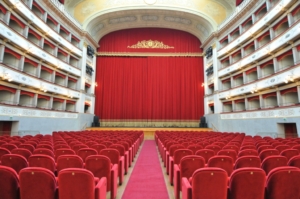 Interno del teatro Goldoni di Livorno